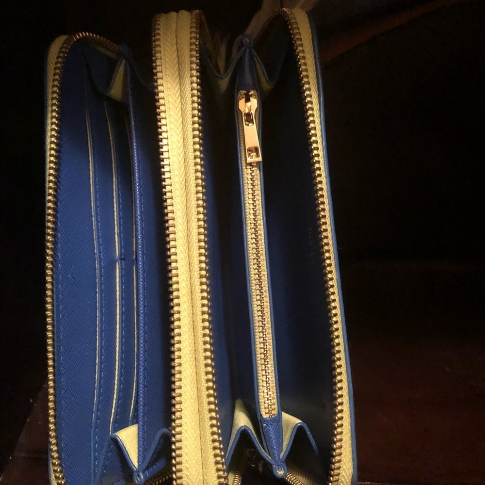 Indigo Blue Wristlet - Picture 6 of 9